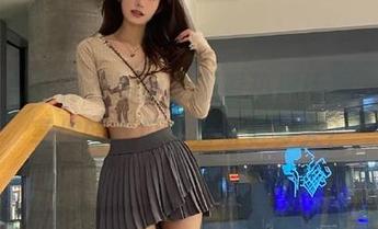 如何在hlw上观看热搜话题，并分享你的吃瓜时刻给更多人？