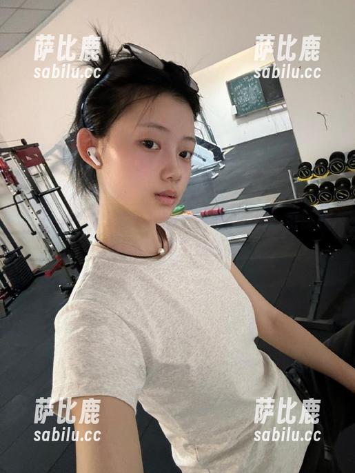 跟随九一吃瓜大队免费探索热门爆笑线路！