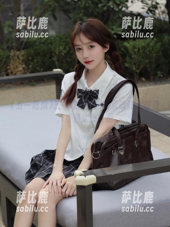 五一吃瓜官网网页设计太奇葩，看着就想吐槽