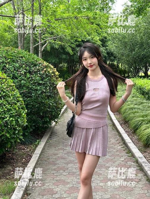 黑哥扒料网站入口正式开通，吃瓜党的天堂来了